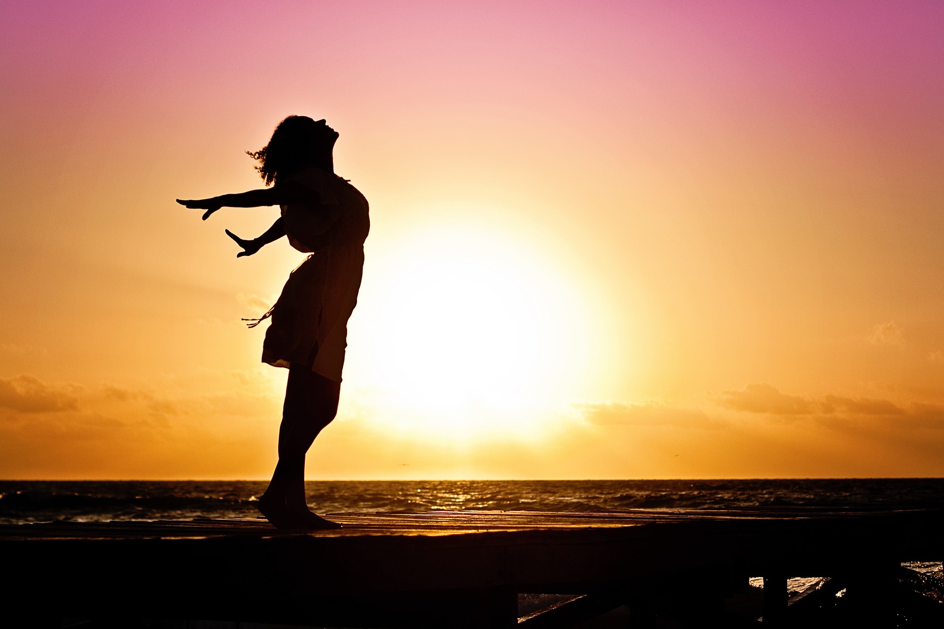 woman-g233fd8eb1_1920